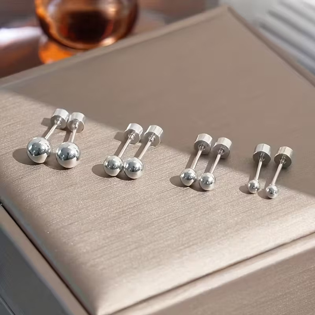 Minimalist Geometric Stainless Steel Stud Earrings for Women 18K Gold-Plated Fashion Screw-On Cartilage Piercing Studs Wholesale