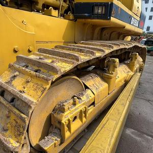 Nueva llegada: Bulldozer de cadenas Komatsu D155A usado de alta calidad, modelo 2022, con bomba de cojinetes de motor y capacidad de planchado de 8.8m - Product Image 5