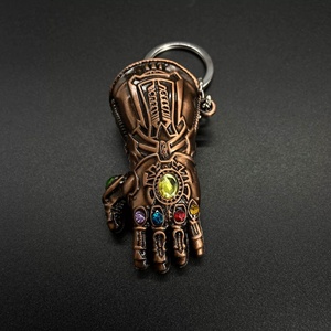 Portachiavi con Moschettone in Lega di Zinco Design Anime Guanti di <span class=keywords><strong>Thanos</strong></span> con Apribottiglie, Ciondolo Regalo - Vendita all'Ingrosso - Product Image 5