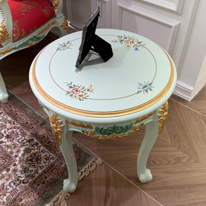 Table d'appoint d'angle de salon ou de villa, style <span class=keywords><strong>Trianon</strong></span> de <span class=keywords><strong>Versailles</strong></span>, avec motif floral de lys, peinte à la main, botanique, dorée et fantaisie - Product Image 1
