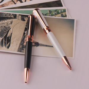 Nouveauté : Stylo noir à mécanisme rotatif - Product Image 2