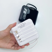 Mini chargeur portable Banques d'alimentation mobiles avec câbles intégrés Banque d'alimentation à charge rapide Banque d'énergie mince 10000mAh LOGO cadeau personnalisé