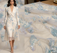 Tissu en organza français brodé multicolore élégant de haute qualité avec perles et paillettes faites à la main, poids moyen, pour mariage et fête