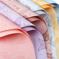 Nouveau papier d'emballage pour fleurs imperméable en plastique avec un motif rétro de papillon et de fleurs pour l'emballage de bouquets de fleurs