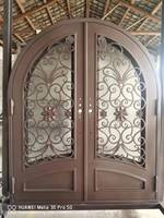 Porte double battante en fer forgé personnalisable, design classique en fer noir pour villa, fabricant en gros, OEM