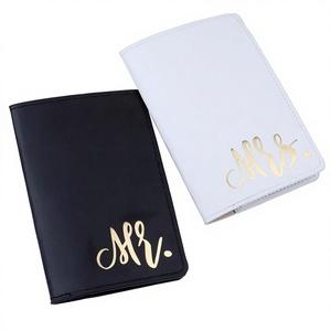 ซองใส่<span class=keywords><strong>พาส</strong></span>ปอร์ตคู่รัก ลายตัวอักษรสีทอง MR MRS วัสดุ PU ไม่มีตัวล็อค ดีไซน์ใหม่ ขายดีที่สุด - Product Image 1