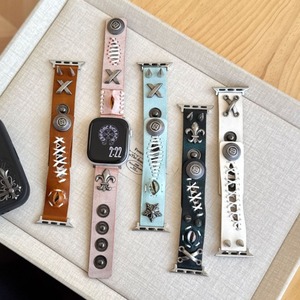 Cinturino Forwelleny in Pelle Artigianale con Borchie Stile Retrò Punk per <span class=keywords><strong>Apple</strong></span> <span class=keywords><strong>Watch</strong></span> Serie 11 10 9 8 <span class=keywords><strong>SE</strong></span> Ultra 2 Donna/Uomo - Product Image 1