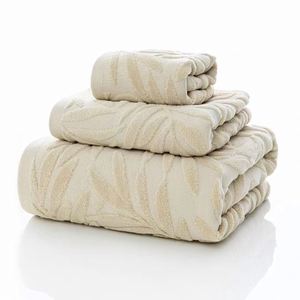 Toalla de Playa y Baño Grande de Felpa 100% Algodón, con Logotipo en Relieve Jacquard - Product Image 3