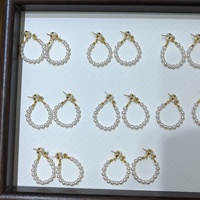 Boucles d'oreilles créoles en perles d'eau douce rondes de 4-5 mm, lustre ultra-brillant impeccable, bijoux hypoallergéniques en or 14 carats, vente en gros