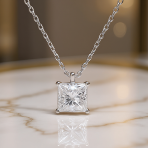 Collana con Diamante Taglio Principessa Xl1376, 1 Ct, Colore D, Certificato GIA, Oro Bianco Naturale, Gioiello Classico da Donna per Fidanzamento - Product Image 2