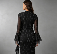 Robe de soirée longue sirène irrégulière en maille noire à pois avec taille froncée et manches évasées à volants pour femme