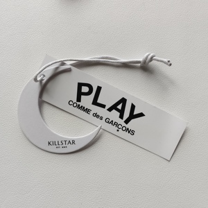 Etiqueta colgante de goma de PVC personalizada DP42 para ropa y ropa de moda con diseño de cordón de logotipo y agujero o cuerda para sombreros y bolsos - Product Image 3