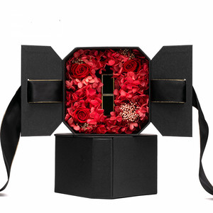 Coffret Cadeau de Noël de Luxe Noir pour Cosmétiques et Rouges à Lèvres – Boîtes de Maquillage et Coffrets Cadeaux Floraux pour Rouges à Lèvres - Product Image 1