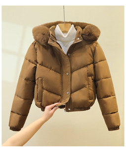 Parka <span class=keywords><strong>invernali</strong></span> corti <span class=keywords><strong>vestiti</strong></span> da <span class=keywords><strong>donna</strong></span> aggiungono velluto addensato copricapo in pelliccia rimovibile con cappuccio giacche calde 2025 - Product Image 5