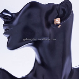 ต่างหูเพชรทรงสามเหลี่ยมทอง 18k ราคาถูก ขายส่ง กวางโจว - Product Image 5