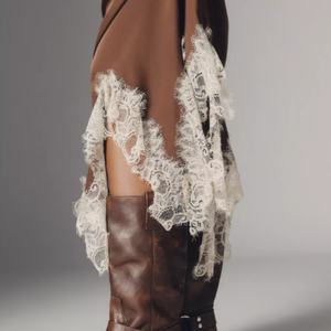 เดรสผ้าซาตินปักลายดอกไม้ แต่งลูกไม้ ทรงหลวมยาวแบบลำลอง ระบายอากาศได้ดี เป็นมิตรกับสิ่งแวดล้อม มีโลโก้ด้านหน้า พร้อมสายผูกธรรมชาติ เหมาะสำหรับฤดูร้อน - Product Image 3