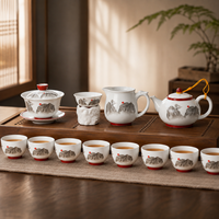 Service à thé en porcelaine chinoise paysagère 13 pièces, comprenant une théière Gaiwan, une carafe de distribution et 8 tasses, motif Montagne en peinture à l'encre, coffret cadeau