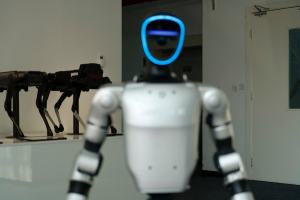 Robot humanoï<span class=keywords><strong>de</strong></span> Unitree Robotics G1 : Flexibilité supérieure à celle des humains normaux, capable d'imiter et <span class=keywords><strong>de</strong></span> renforcer <span class=keywords><strong>l</strong></span>'impulsion <span class=keywords><strong>de</strong></span> <span class=keywords><strong>l</strong></span>'apprentissage - Product Image 2