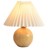 Lampe de table plissée en céramique de style nordique moderne, lampe de chevet haut de gamme pour chambre à coucher, lampe de lecture chaleureuse pour filles avec LED