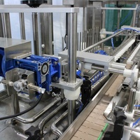 Ligne de machines de capsulage et d'étiquetage entièrement automatiques pour petites bouteilles, fûts en plastique, bouteilles en verre, lait, boissons et produits chimiques, haute précision, économe en énergie