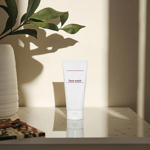 Mousse nettoyante rouge 200ml Korean Skincare Vegan Deep Cleaning Oil Control and Hydratation Face Wash - Product Image 5