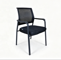Chaises de réunion de bureau en gros à 4 pieds, chaises de conférence en maille noire
