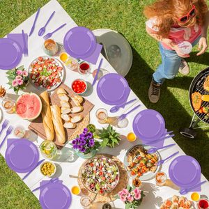 Ensemble de vaisselle jetable pour fête de couleur violette, kit de vaisselle tout-en-un avec assiettes, gobelets, serviettes et couverts pour fête d'anniversaire - Product Image 2