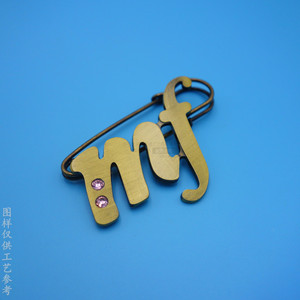 Broche de Metal Personalizado con Letra, Pin de Aleación de Zinc en Bronce Antiguo con Diamantes de Imitación, Joyería de Regalo - Product Image 1