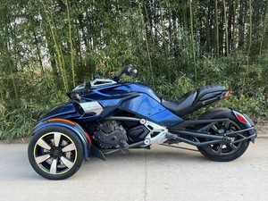 รถมอเตอร์ไซค์ Can-<span class=keywords><strong>Am</strong></span> Spyder Factory Limited Dark พร้อมไซด์คาร์แบบปิดสำหรับผู้โดยสาร - Product Image 4