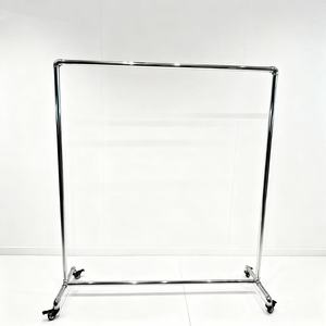 Porte-vêtements en acier inoxydable argenté durable pour <span class=keywords><strong>magasin</strong></span> <span class=keywords><strong>de</strong></span> vêtements avec roulettes, déplacement facile - Product Image 1