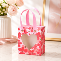 Boîte cadeau portable personnalisée pour bonbons, élégante, imprimée, auto-élevante, en carton ivoire, impression UV, avec fenêtre transparente en forme de cœur