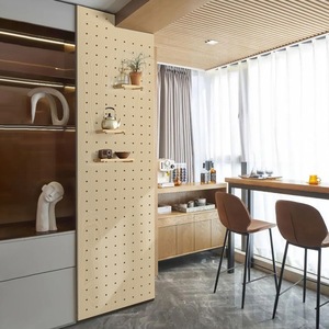 Separador de Madera Maciza con Panel Perforado, Color Blanco Madera, Multifuncional, para Entrada, Sala de Estar, Decorativo, de Pie, con Almacenamiento - Product Image 4