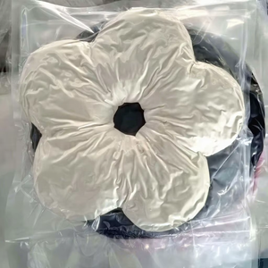 Cuscino da Sonno Portatile Colorato in Seta Effetto Seta per Chi Dorme sul Fianco, a Forma di Fiore, Morbido, Anti-Dolore per Orecchie e Vesciche da Pressione, Protezione per Piercing - Product Image 6