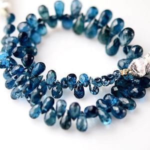 Kyanite TEAL Indigo ลูกปัดพลอยเจียระไนแบบเหลี่ยมเพชรพลอยขนาด8มม. ทำจากธรรมชาติราคาขายส่งต่อเส้น - Product Image 1