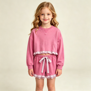 Atmungsaktiver Baumwoll-Pullover mit plissiertem Rand, Shorts mit Kordelzug, Mädchen-Bekleidungsset, geeignet für Outdoor-Spiele im Frühling und Herbst - Product Image 3