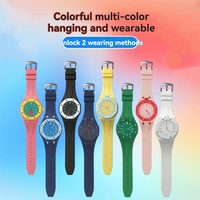 Ensemble de montres à prix de gros, parfaitement assorti à son étui coloré, une montre à double usage avec bracelet en silicone anti-poussière, emballage parfait