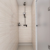 Unités de salle de bain préfabriquées modernes de petite taille, préfabriquées bon marché avec fonction douche pour conteneur d'expédition