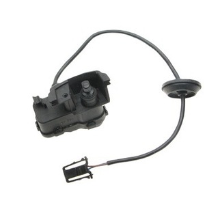 Interrupteur de bouchon de réservoir de carburant Vw Tiguan 5Nd810773A pour remplacement et réparation - Product Image 3