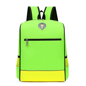 Sac à dos unisexe en tissu non tissé vert, souple, 14 pouces, fermeture éclair, moins de 21L, style mode oreilles de lapin, sac à dos de jour - Product Image 1