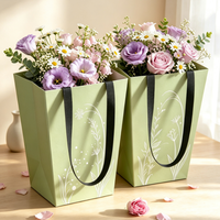 Sac en papier trapézoïdal imprimé sur mesure avec poignée en satin de qualité supérieure, sac cadeau floral pour bouquets de fleuristes, emballage pour fleurs de fête