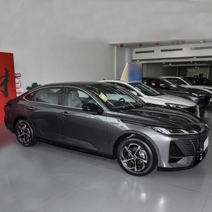 Chang'an EADO 5-Seater ซีดานเบนซินสำหรับผู้ใหญ่2024จีนรถมือสองสมรรถนะสูง - Product Image 4