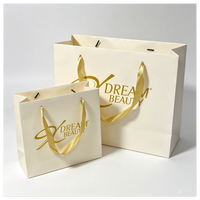 Sac en papier personnalisé avec logo privé pour emballages cadeaux, avec ruban