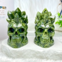 Crânes en jade vert naturel en gros, sculpture de 8 cm, design de grappe de quartz frais, crânes en cristal de guérison, artisanat en pierre pour décoration, cadeau