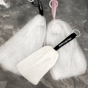 Exfoliërende Mesh Zeepsaver Zakzak, Gezichtsreinigende Schuimnetten, Wit Zakje Met Trekkoord - Product Image 4