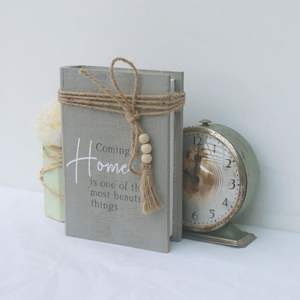 Parisloft - Libro Decorativo Rectangular de Imitación de Madera para Montar en la Pared, Decoración Rústica para el Hogar, Pieza Única, 4.5 x 2 x 6.5 Pulgadas - Product Image 3