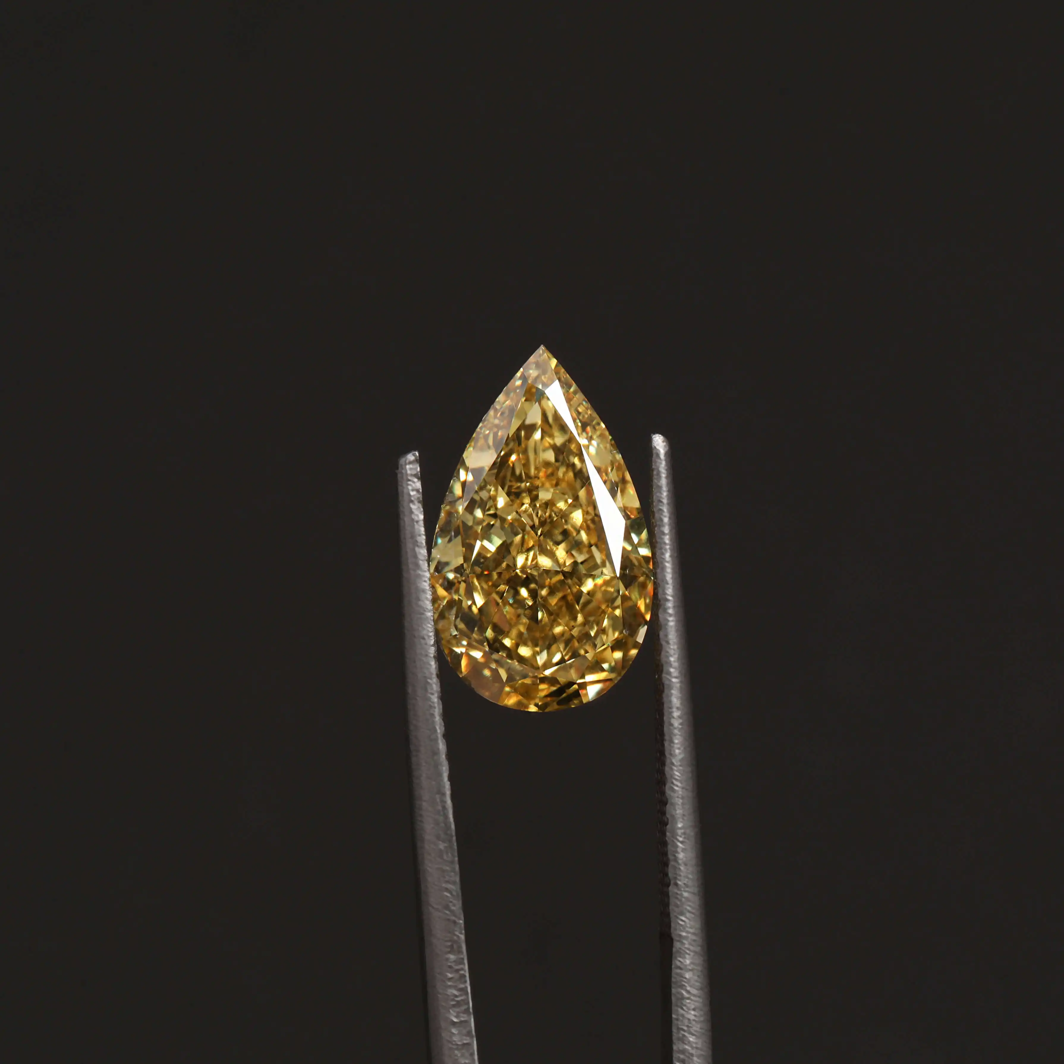 5.24 karat sarı armut kesim LAB yetiştirilen elmas renkli dolgulu LAB özelleştirilmiş takı yapımı için oluşturulan elmas gevşek taş