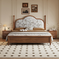Neues Chinesisches Vintage Massivholz-Plattformbett, Gewölbtes Blumenmuster Stoffbezogenes Kopfteil Gaslift-Stauraumbett für Schlafzimmer