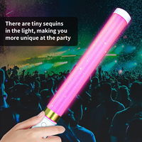 NOVISON Bâtons lumineux LED multicolores durables en ABS, baguettes de rave, lampes à piles remplaçables, tubes lumineux qui brillent dans le noir
