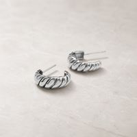 Boucles d'oreilles créatives en acier inoxydable avec design torsadé irrégulier, plaquées or, bijoux de piercing pour femmes, directement de l'usine Kaishee