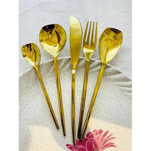 Ensemble de couverts les plus vendus avec finition dorée, style tendance, en métal, en vente - Product Image 1